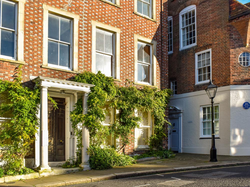 We would love to hear your thoughts on the UK property market via our new sentiment survey