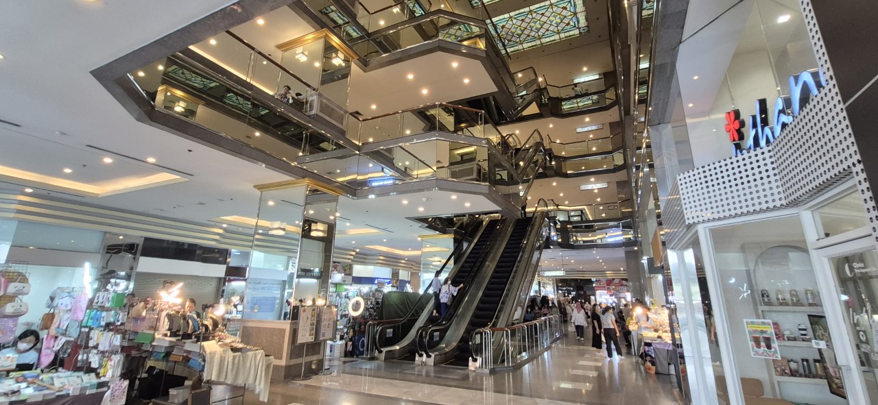 BOffice Condominium Space for Sale Charnissara Tower 2 - Petchburi-ekamai rd.