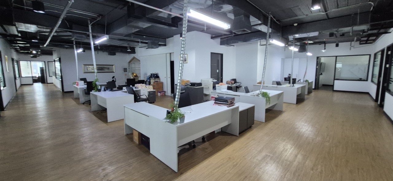 BOffice Condominium Space for Sale Charnissara Tower 2 - Petchburi-ekamai rd.