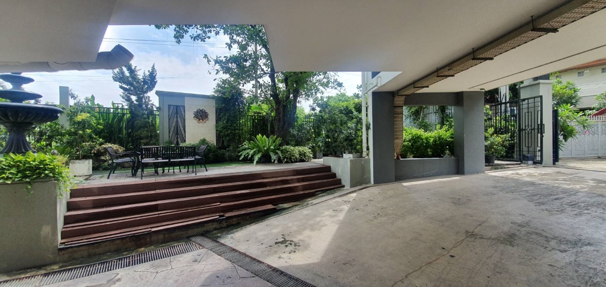 Building for Sale Suan Luang Rama 9 Park – Srinakarin MRT