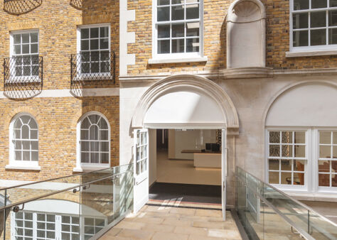 Office Space 42 Trinity Square - Image 6