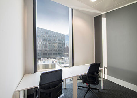 Office Space Mann Island - Image 9