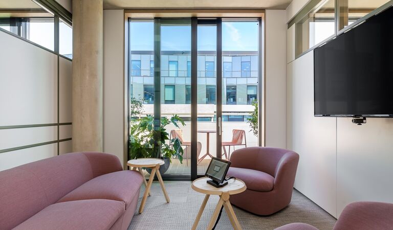 Office Space Oxford St - The Parcel Building - Image 3