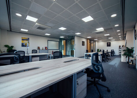 Office Space Oak House - Image 7