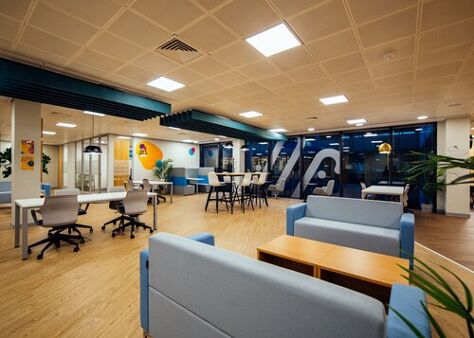 Office Space Oak House - Image 2