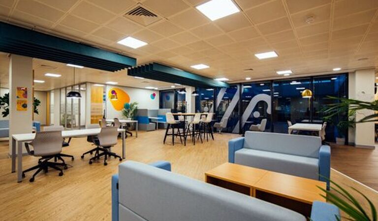 Office Space Oak House - Image 2