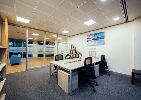 Office Space Oak House - Image 5