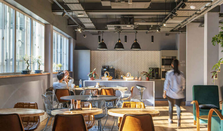 Image #2 of 35 Luke Street