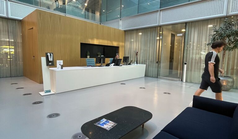 Office Space Building 3, Chiswick Park - Image 3