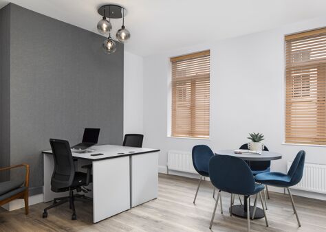 Office Space 17 Gosfield Street - Image 2