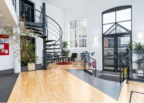 Office Space Busworks - Image 3