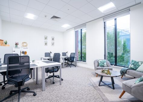 Office Space Balloon Street - Image 12