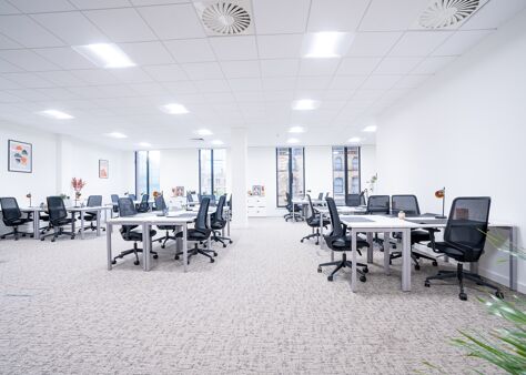 Office Space Balloon Street - Image 13