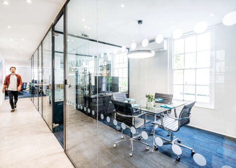 Office Space Berkeley Square - Image 4