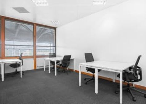 Office Space Heathrow, Stockley Park - Image 6
