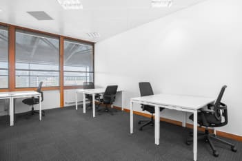 Office Space Heathrow, Stockley Park - Image 6