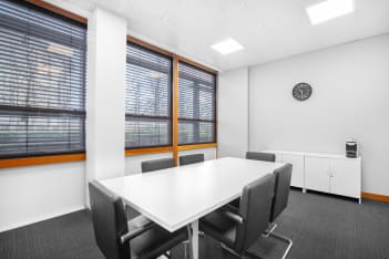 Office Space Heathrow, Stockley Park - Image 10