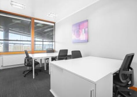 Office Space Heathrow, Stockley Park - Image 11