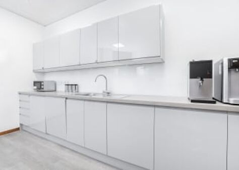 Office Space Heathrow, Stockley Park - Image 8