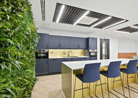 Image 4 4 Bream's Building 