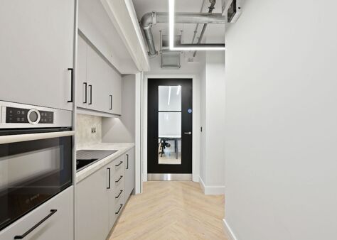 Image 8 4 Bream's Building 