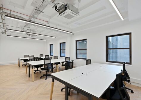 Image 5 4 Bream's Building 