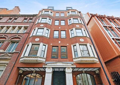 Image 1 4 Bream's Building 