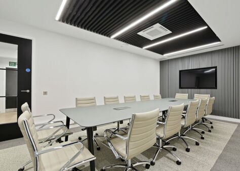 Image 2 4 Bream's Building 