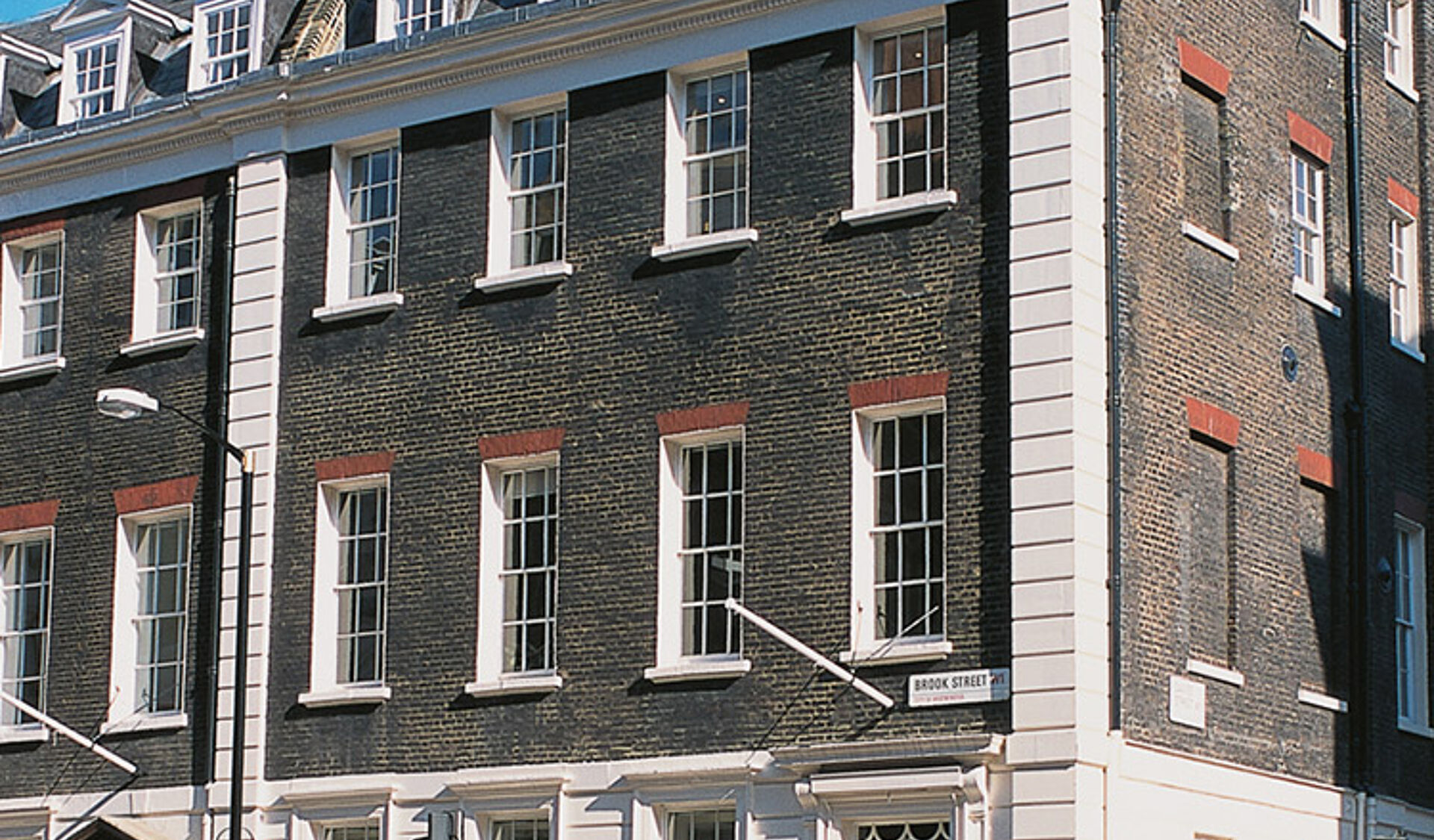 Image #2 of 53 Davies Street