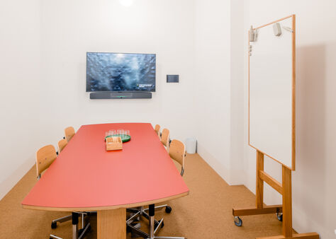 Office Space Threeways House - Image 2