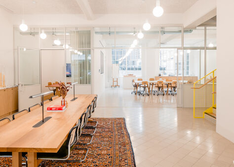 Office Space Threeways House - Image 6