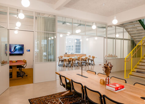 Office Space Threeways House - Image 8