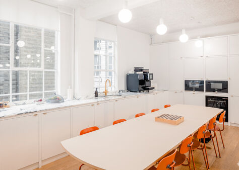 Office Space Threeways House - Image 21