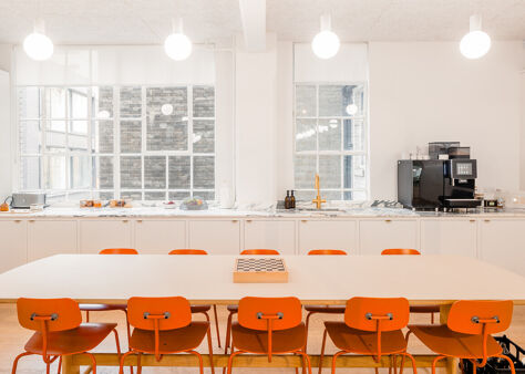 Office Space Threeways House - Image 20