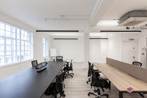 Office Space 19 Margaret Street - Image 4