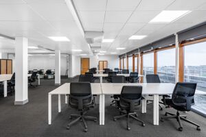 Office Space St Andrew Square - Image 8