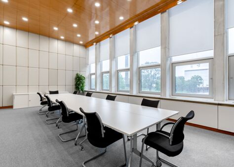 Office Space St Andrew Square - Image 9