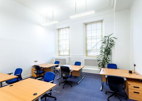 Office Space CBC House - Image 8