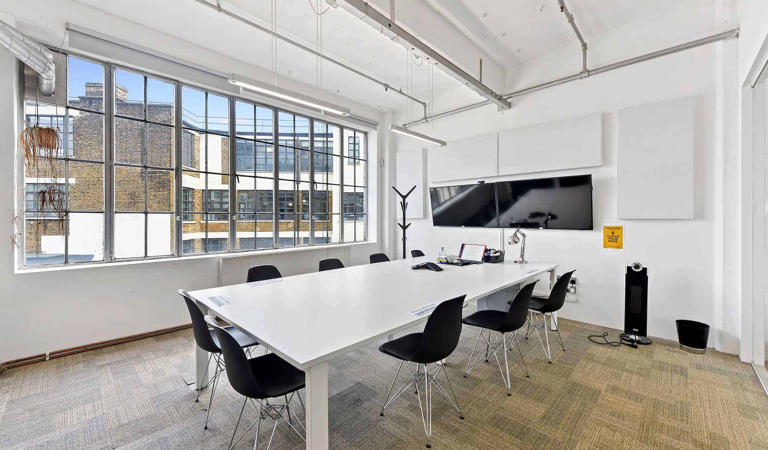 Office Space Lana House - Image 2