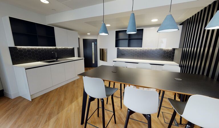 Office Space Tower 42 - Image 2