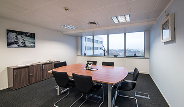 Office Space Hayes Hyde Park - Image 3
