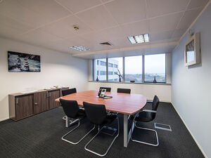 Office Space Hayes Hyde Park - Image 3