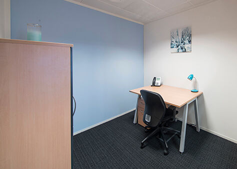 Office Space Hayes Hyde Park - Image 6
