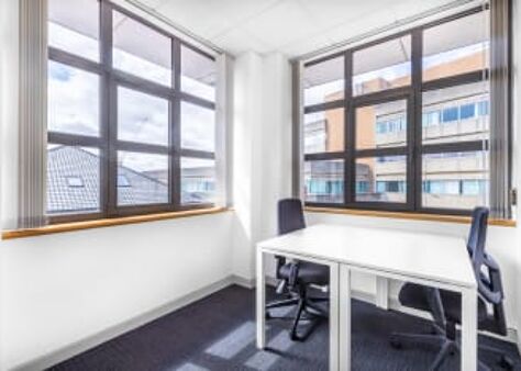 Office Space Stannard Place - Image 8