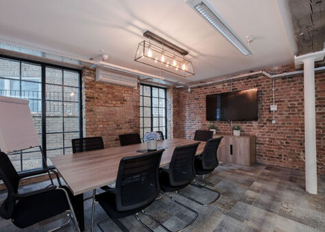 Image #2 of 212 New Kings Road