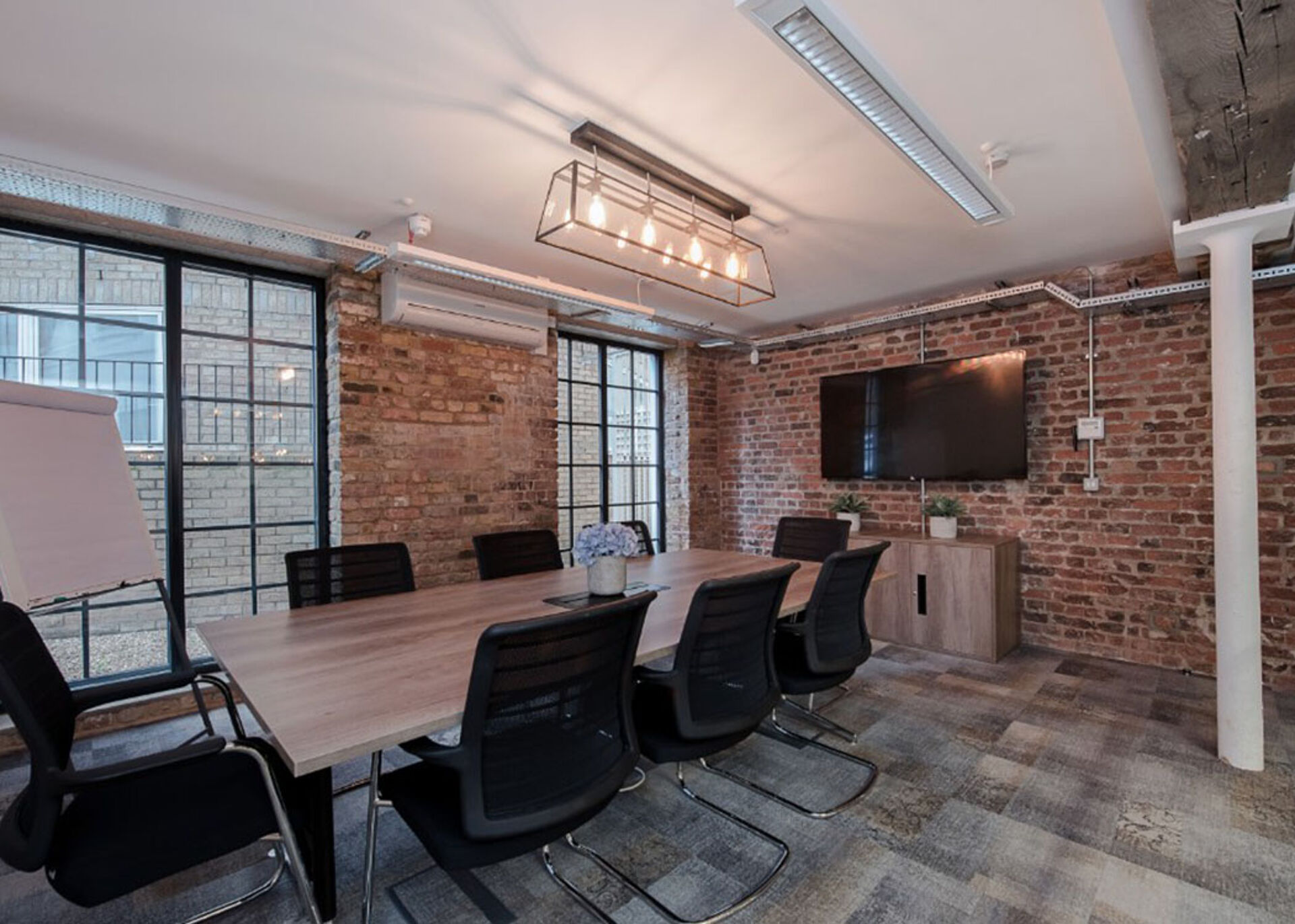 Image #2 of 212 New Kings Road