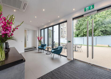 Image #3 of 212 New Kings Road