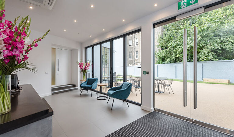 Image #3 of 212 New Kings Road