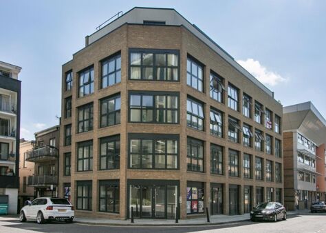 Office Space 7-10 Long Street - Image 1