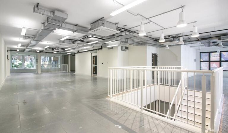 Office Space 7-10 Long Street - Image 2